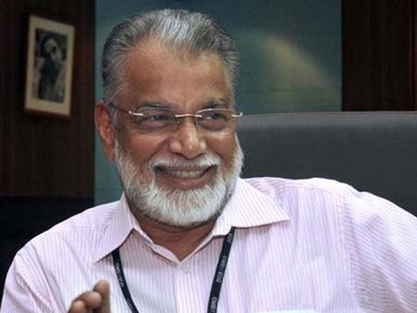 குழுவில் ஒருவன்...