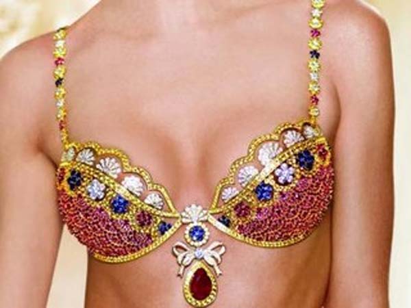 ரூபி.. வைரங்கள்.. சபையர்... ரூபி.. வைரங்கள்.. சபையர்...