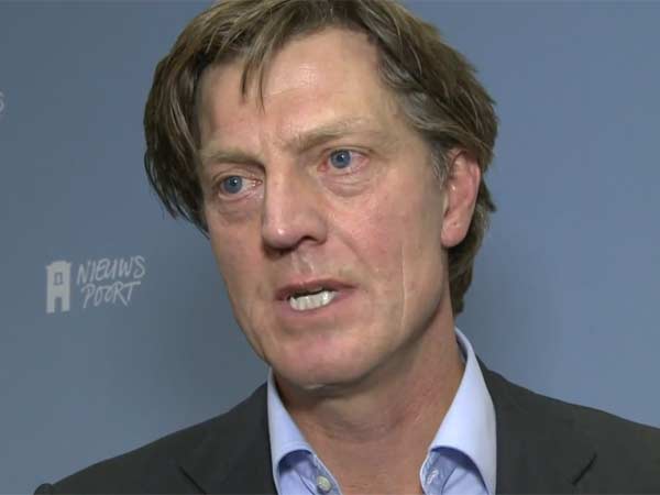 1000 விண்ணப்பங்கள்....