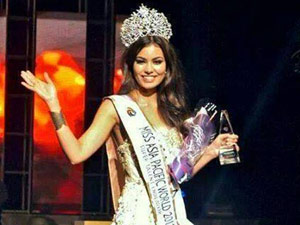 Miss Asia Pacific World 2013 Srishti Rana's crown seized at Mumbai airport Miss Asia Pacific World 2013 Srishti Rana's crown seized at Mumbai airport
