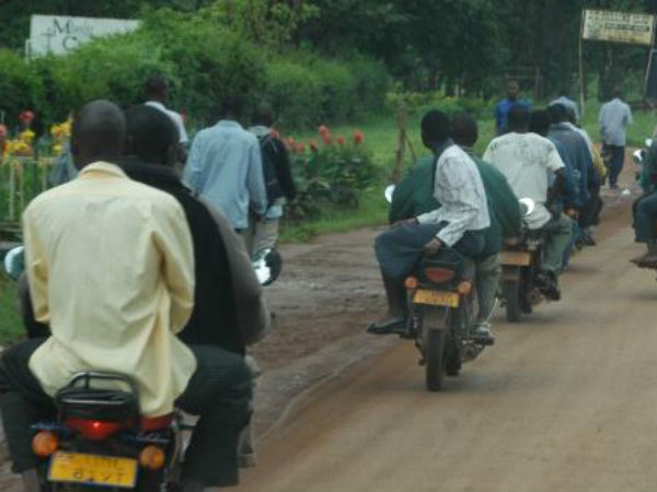 டாக்ஸிக்களான மோட்டார்சைக்கிள்...