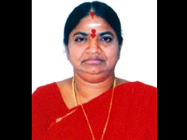 திருட்டு ரயில் ஏறி வந்தவர் என்று கூறும் வளர்மதி