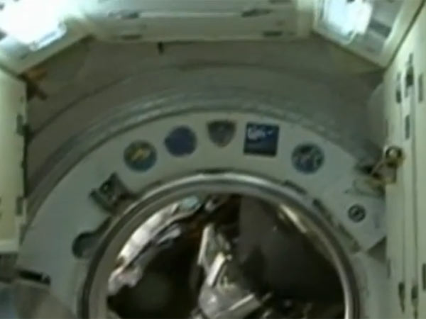 சர்வதேச விண்வெளி மையம்...