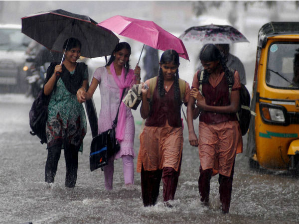 10 மாவட்டங்களுக்கு விடுமுறை