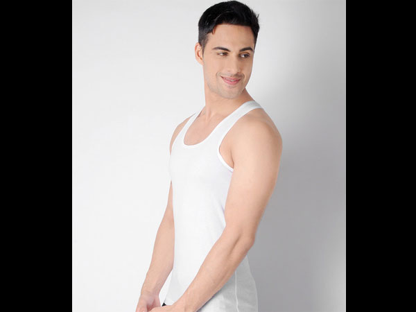 ஆண்களுக்கு முண்டா பனியன்.. கை வச்ச பனியன்