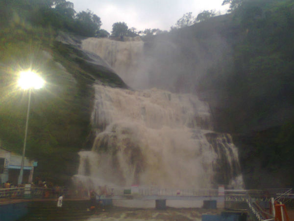 Heavy flow in Courtallam falls