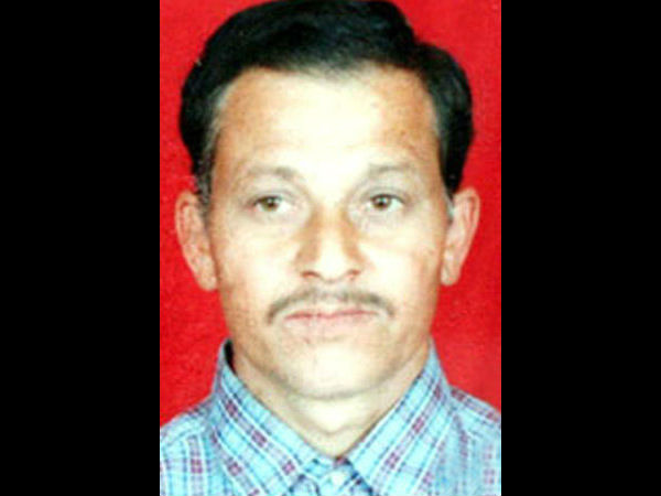 கோல்ப் ஸ்டிக்கால் அடி