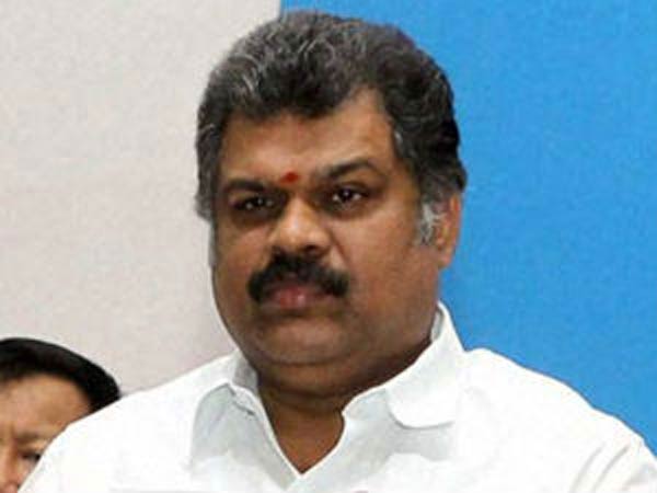 தலைவர் பதவியை ஏத்துக்குங்க வாசன்