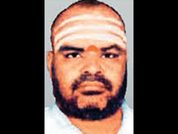 அந்த இடத்தில் இல்லாத அப்பு, கதிரவன்