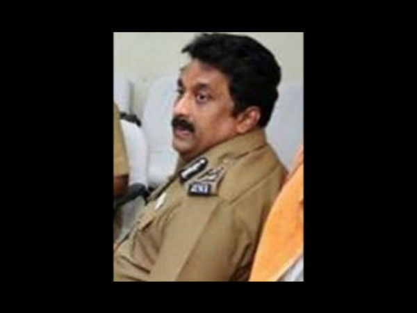 டெல்லி, மும்பையில்..