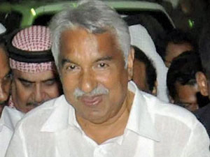 Kerala CM meets Bangalore ATM victim Kerala CM meets Bangalore ATM victim