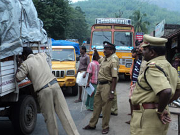 கிராமங்களில் சோதனை