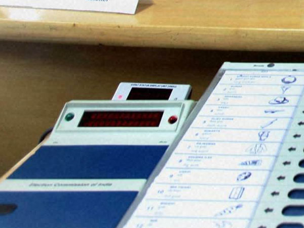 9 வாக்குபதிவு மையங்களில் 90%