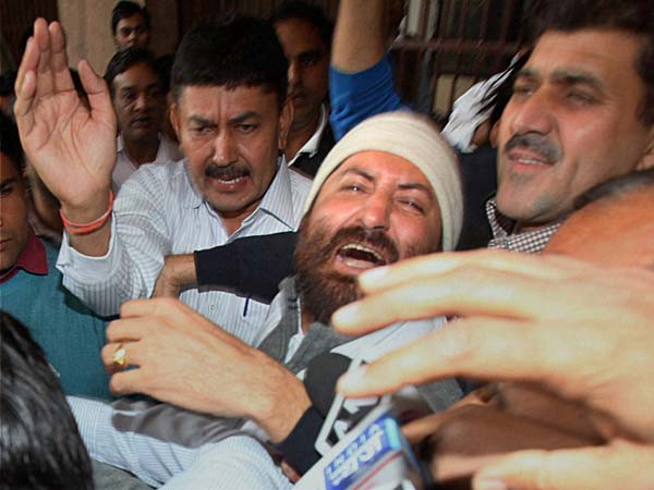 சிக்கிய எலி