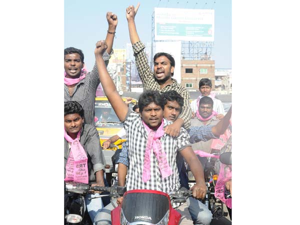 மாணவர்கள் போராட்டம்...