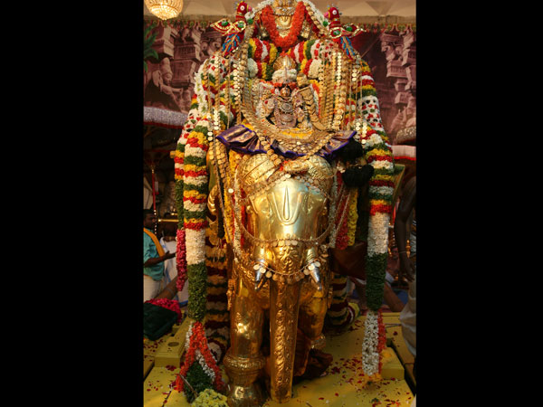 புஷ்கரணியில் நீராடல்