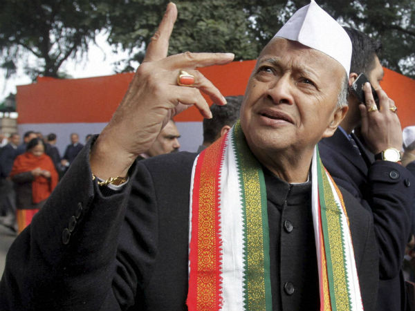 Himachal Pradesh CM Virbhadra Singh urges Sonia Gandhi to announce of PM candidate Himachal Pradesh CM Virbhadra Singh urges Sonia Gandhi to announce of PM candidate