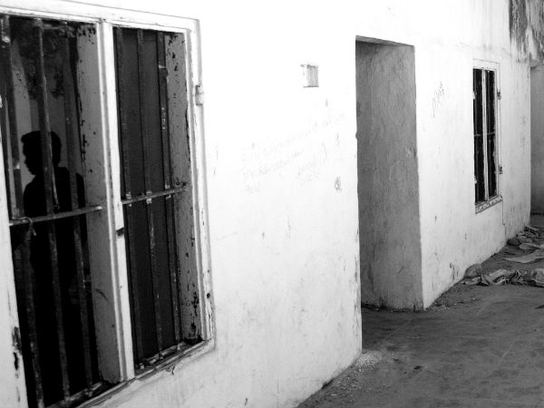 சிறை அதிகாரிகளுக்கும்.... சிறை அதிகாரிகளுக்கும்....