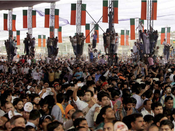 டீ விற்றவர் என்றால் இளக்காரமா