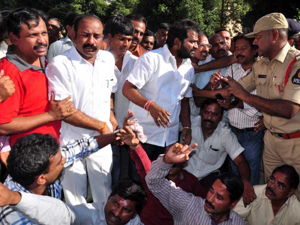 தொடரும் போராட்டம்