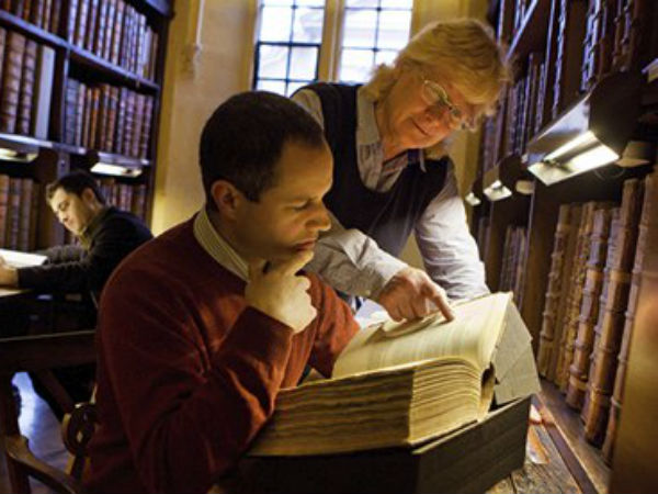 வரலாற்ரு அறிஞர்கள்...