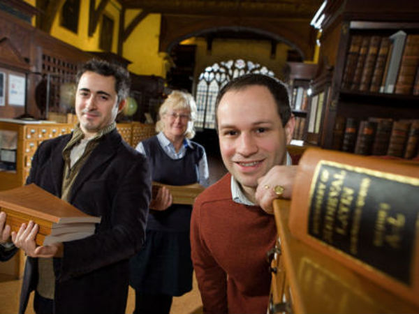 உண்மைப் பதிப்புகளை சரிபார்த்து...