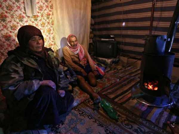 கொட்டகைக்குள் அனல் மூட்டி