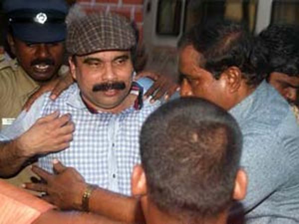 பவர் ஸ்டார் கைது