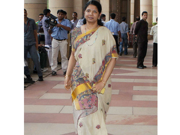 கடும் பரபரப்புக்கு மத்தியில் வென்ற கனிமொழி