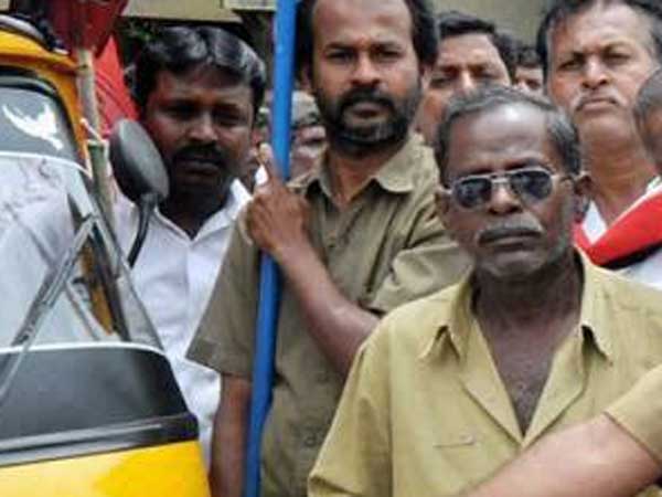 நாளை ஆட்டோ டிரைவர்களுக்கு சீருடை