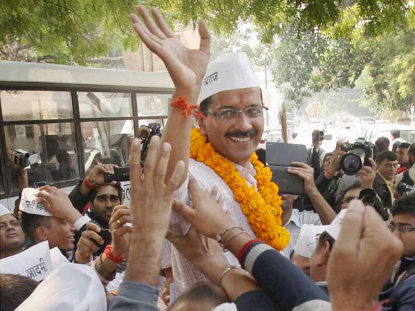 மக்கள் மனதிலும் இவரே