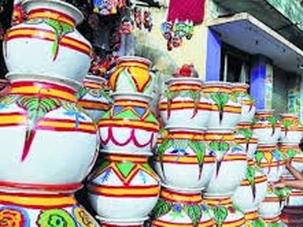 பலபடி பானைகள் பலபடி பானைகள்