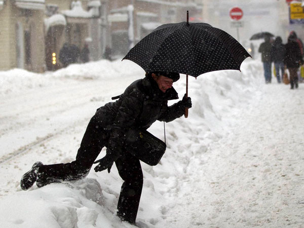 Polar freeze grips United States, coldest temperatures in two decades