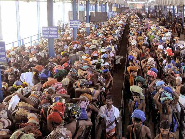 பக்தர்கள் கூட்டம்... பக்தர்கள் கூட்டம்...