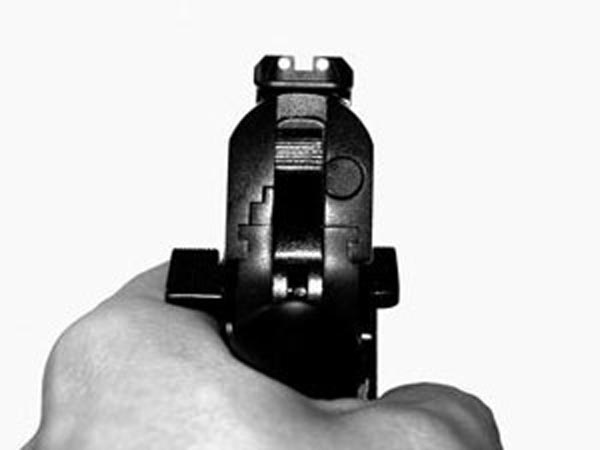 Chennai cop shoots at juvenile by mistake Chennai cop shoots at juvenile by mistake