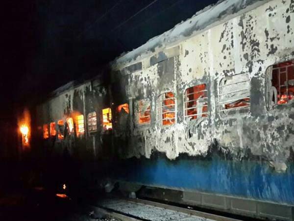 Three bogies of Mumbai-Dehradun Express catch fire, 9 charred to death