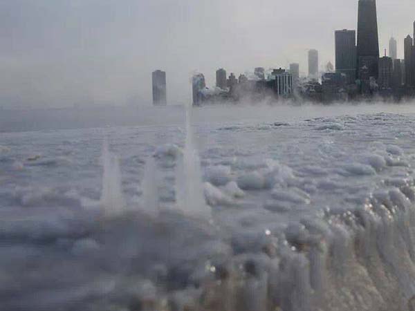 உறைந்து போன நீர்நிலைகள்