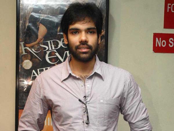 வேடிக்கை பார்த்த சிபிராஜ்