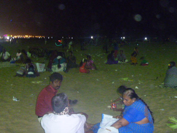 உணவுகளை பகிர்ந்த உறவுகள்