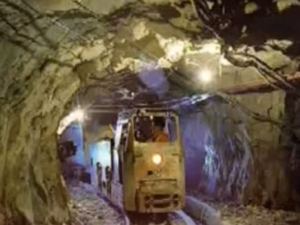 கோலாரிலிருந்து 30 கிலோமீட்டர் தொலைவில்