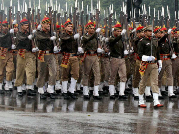 எட்டு கிலோமீட்டர் தூர அணிவகுப்பு