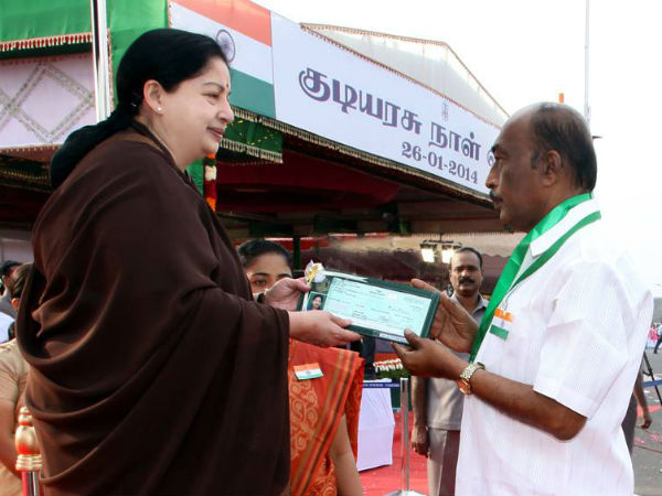 CM presents Anna medal to 6 persons