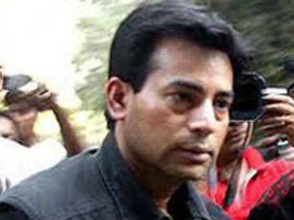 யார் அந்தப் பெண்..? யார் அந்தப் பெண்..?