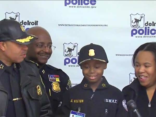 போலீஸ் கனவு...