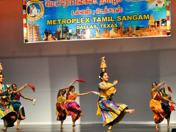 ஏ.ஆர்.ரஹ்மானின் திருக்குறள் பாடலும் கல்லூரி பெண்கள் நடனமும்