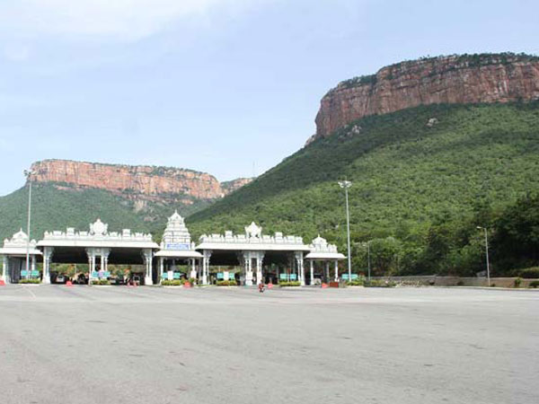 ரிலையன்ஸ் கெஸ்ட் ஹவுஸில்