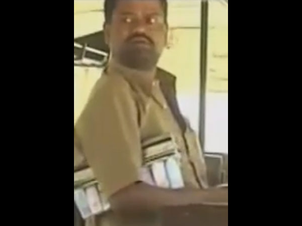 என்னா ஒரு மொறைப்பு....