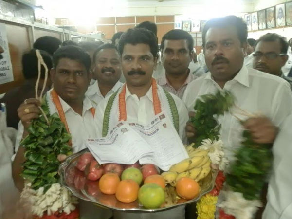 தாம்பூழத் தட்டில் பழம்...