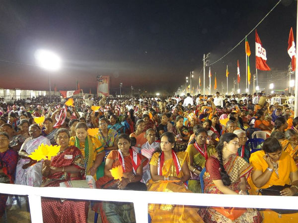 தொண்டர்கள் கூட்டம் 