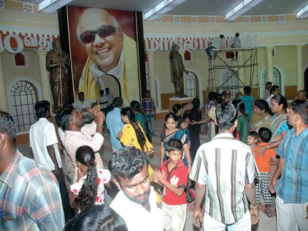 சுற்றுலா தளமானது சுற்றுலா தளமானது